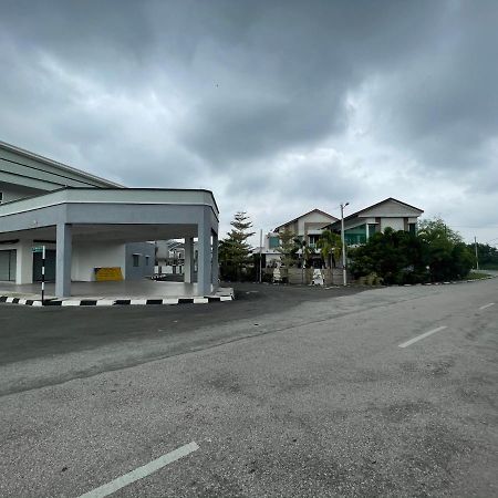 No 61 Nazirin Homestay Tmn Indah Raya 2 Manjung Lumut Extérieur photo