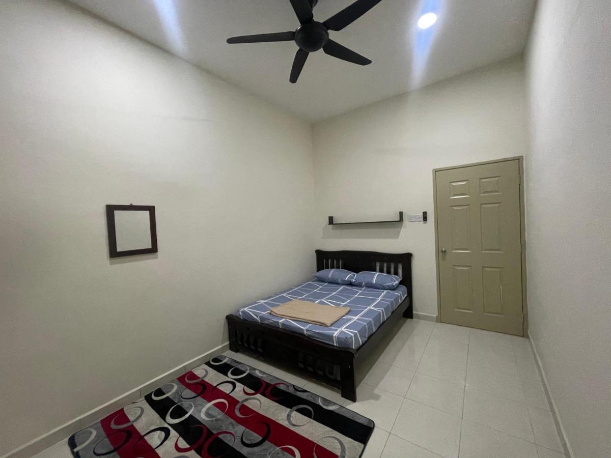 No 61 Nazirin Homestay Tmn Indah Raya 2 Manjung Lumut Extérieur photo
