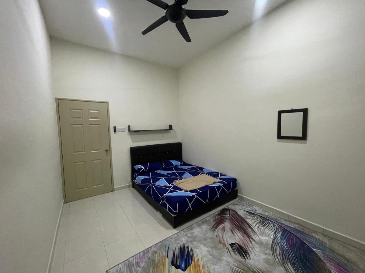 No 61 Nazirin Homestay Tmn Indah Raya 2 Manjung Lumut Extérieur photo